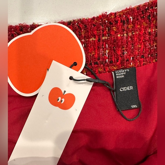 🌸Cider Size 1x Mini Skirt. Red with sparkle. NWT🌸 - Picture 6 of 7